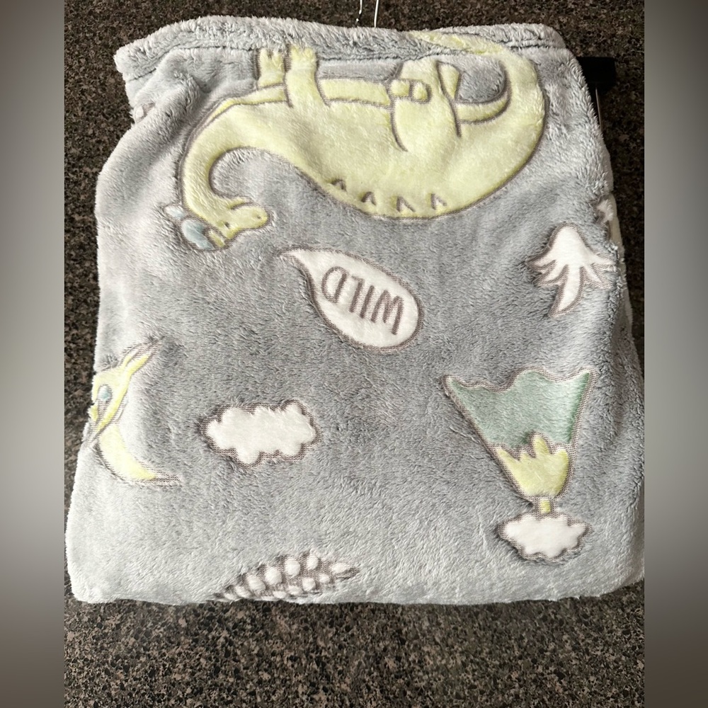 Glow in the Dark Cozy Soft Dinosaur Throw Blanket - Picture 3 of 7